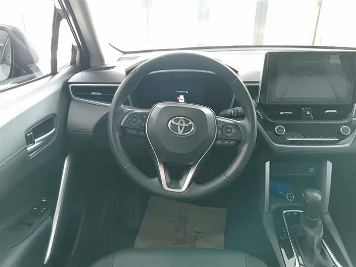 Toyota Corolla Cross, 2021 — фото 3 из 9