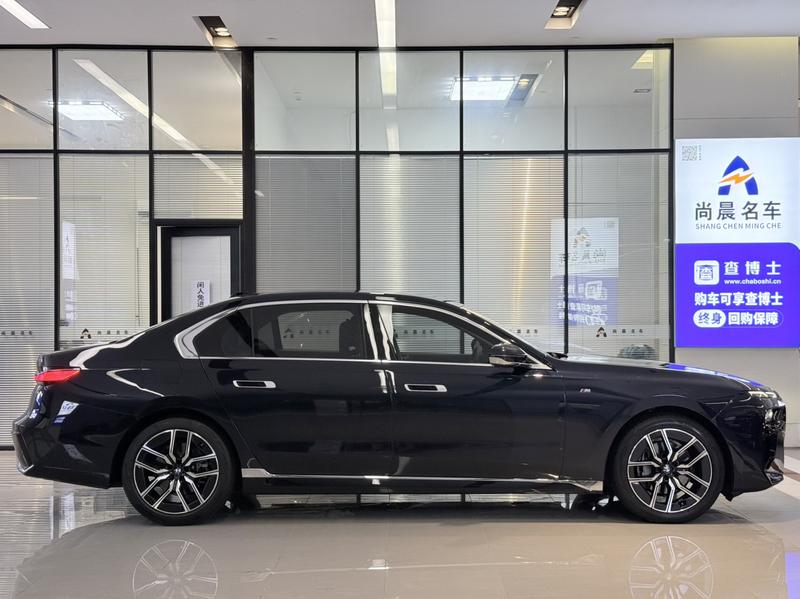 BMW 7 Series, 2025 — фото 6 из 12