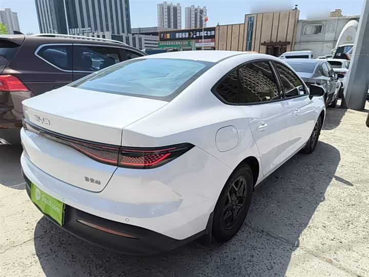 BYD Seal 05 DM-i Hybrid, 2025 — фото 7 из 9