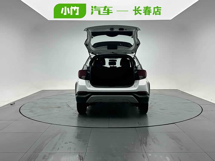 Toyota Yaris L Hatchback, 2022 — фото 5 из 9
