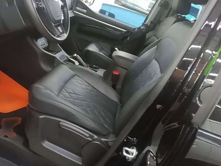 Dongfeng Forthing Lingzhi M5 EV, 2022 — фото 7 из 9