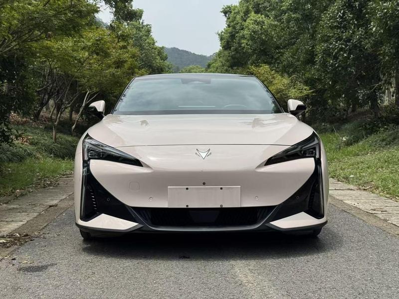 BAIC Arcfox Alpha S5, 2024 — фото 2 из 11