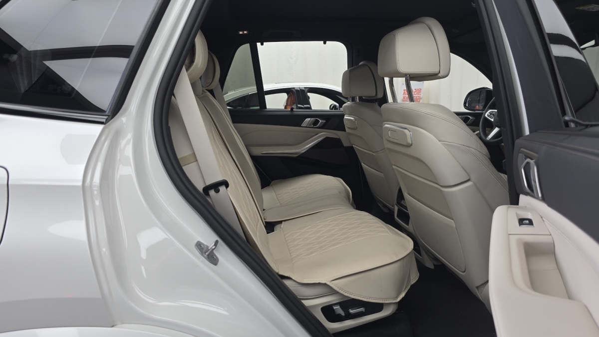 BMW X5, 2025 — фото 10 из 12