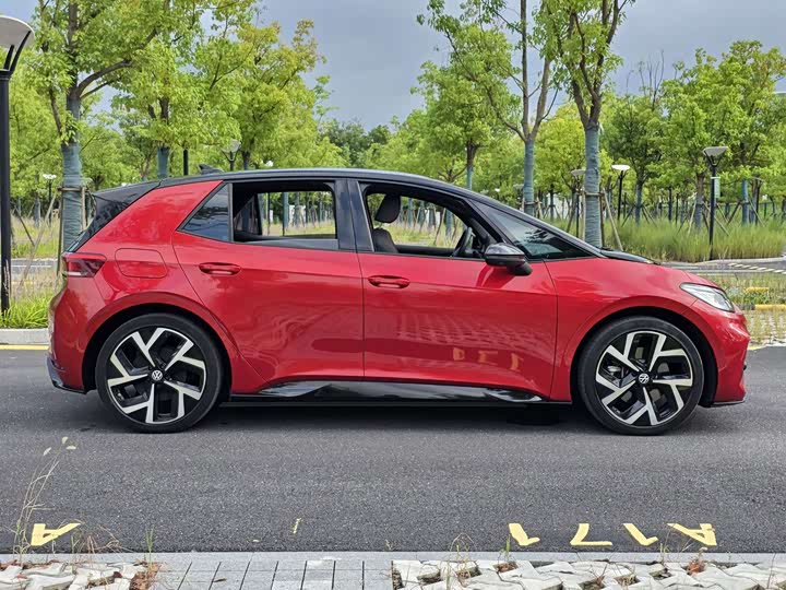 Volkswagen ID.3, 2025 — фото 8 из 9