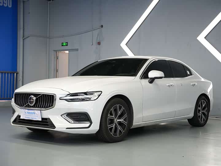 Volvo S60, 2023 — купить в Белгороде под ключ