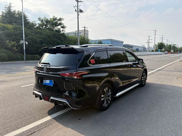 Toyota Granvia, 2023 — фото 7 из 7
