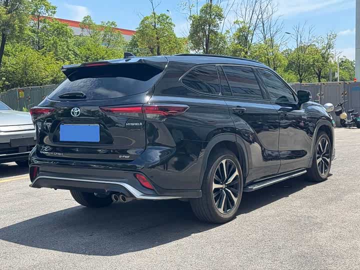 Toyota Crown Kluger, 2023 — фото 4 из 9