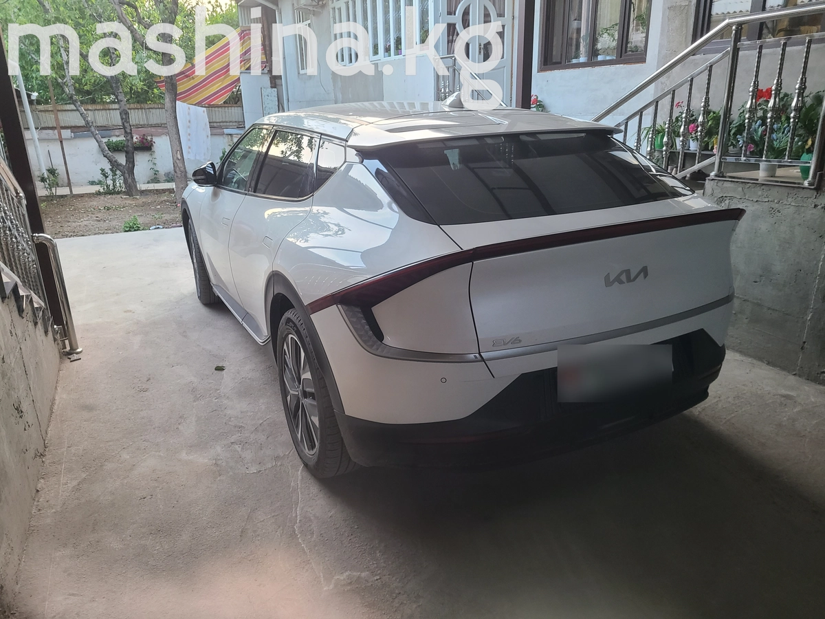 Kia EV6, 2022 — фото 4 из 11
