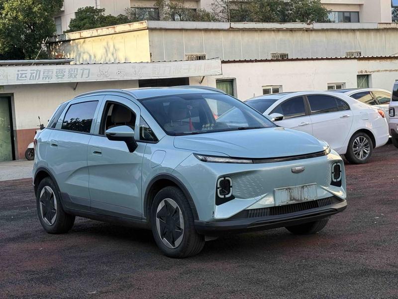 Geely Geometry E Firefly, 2024 — фото 3 из 10