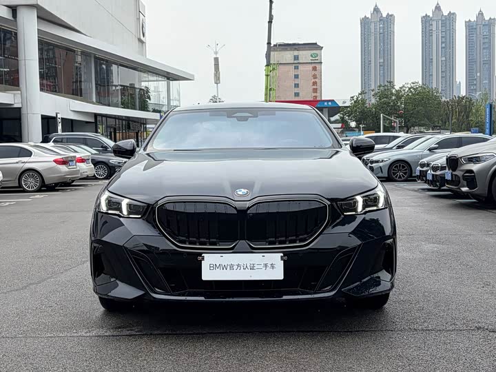 BMW 5 Series, 2026 — фото 2 из 9