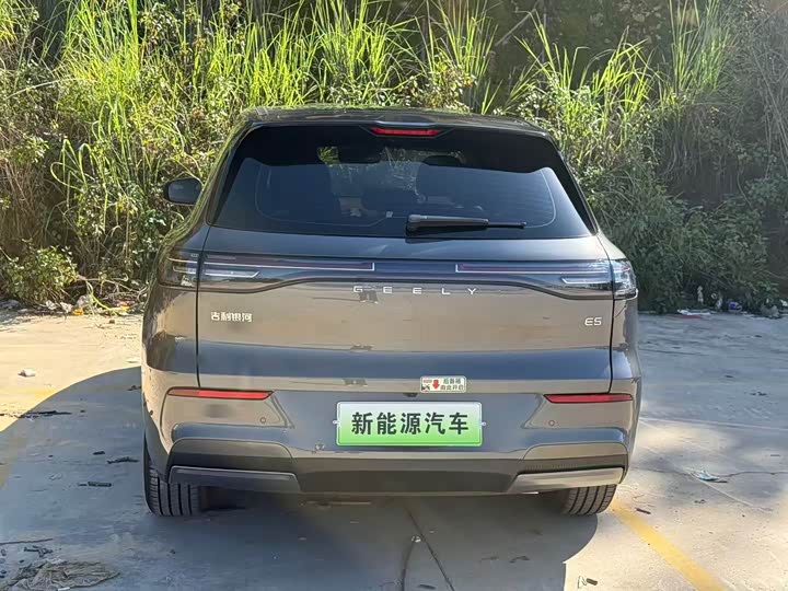 Geely Galaxy E5, 2025 — фото 8 из 9