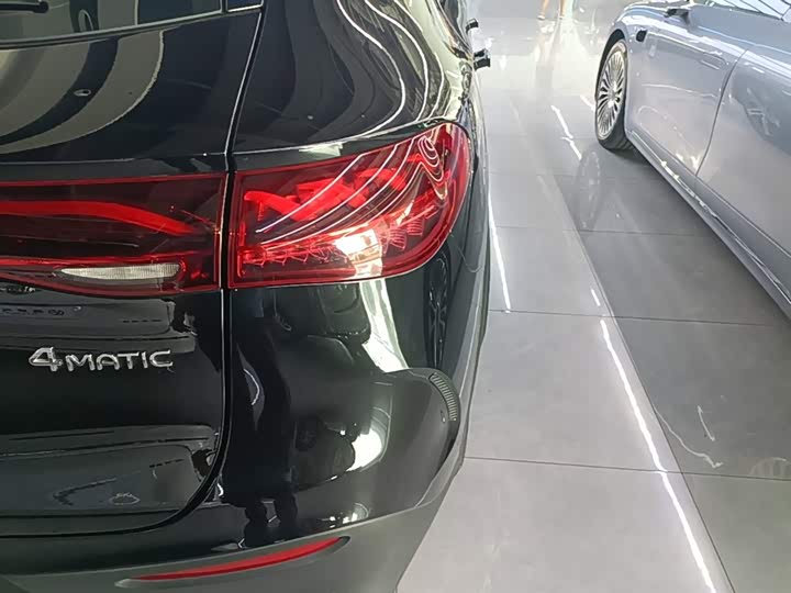 Mercedes-Benz EQE SUV, 2024 — фото 8 из 9