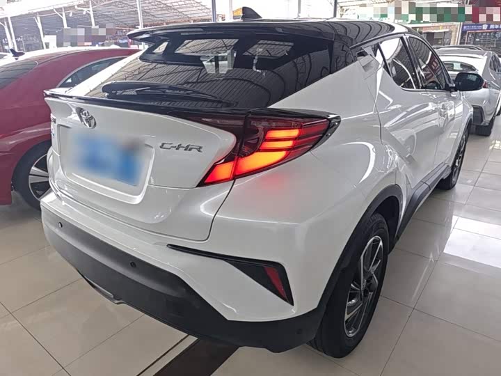 Toyota C-HR, 2022 — фото 7 из 9