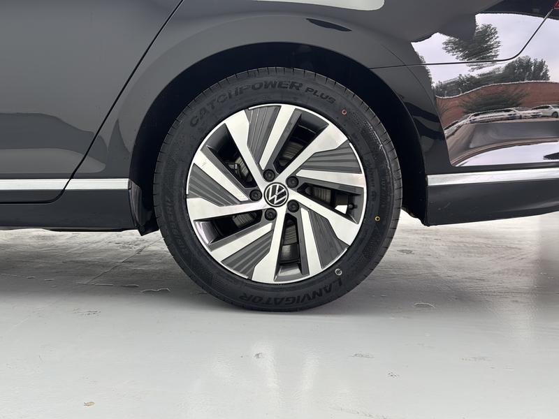 Volkswagen Magotan GTE Hybrid, 2023 — фото 11 из 12