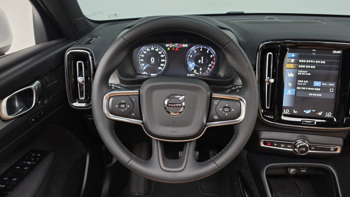Volvo XC40, 2021 — фото 12 из 12