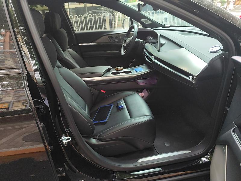 Cadillac XT5, 2025 — фото 8 из 12