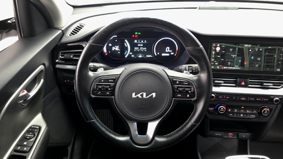 Kia Niro, 2022 — фото 12 из 12