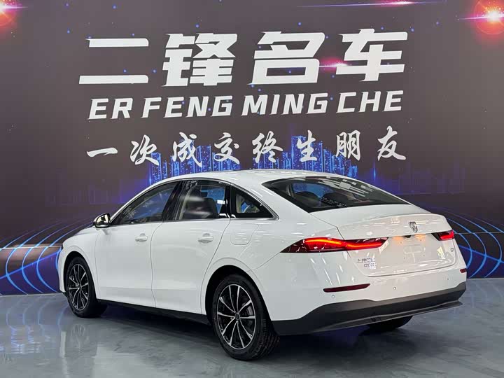 Roewe D7, 2025 — фото 6 из 9