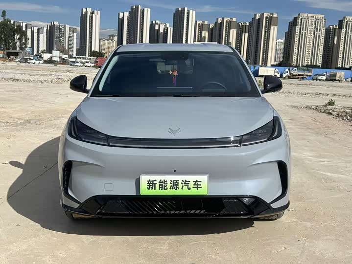 BAIC Arcfox T1, 2026 — фото 2 из 9