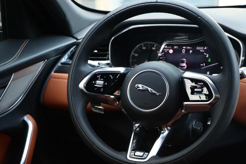 Jaguar F-Pace, 2022 — фото 7 из 12