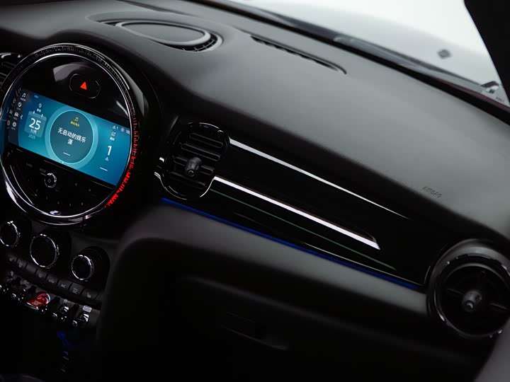Mini Mini JCW, 2022 — фото 8 из 9