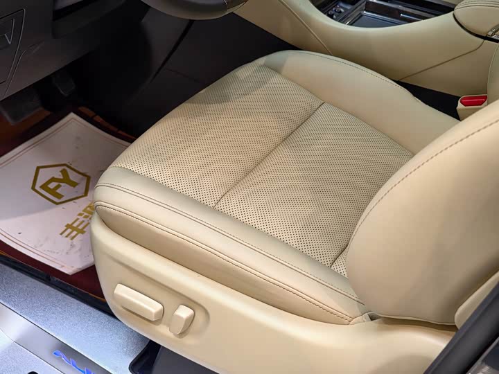Toyota Alphard, 2022 — фото 7 из 9