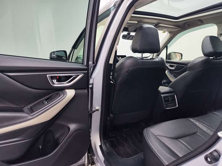 Subaru Forester, 2022 — фото 9 из 9