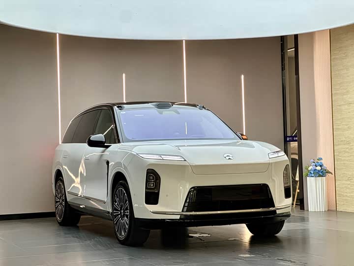 Nio ES8, 2025 — фото 3 из 9