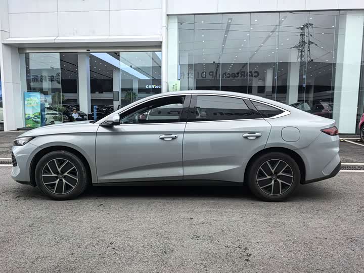 BYD Qin L, 2024 — фото 3 из 9