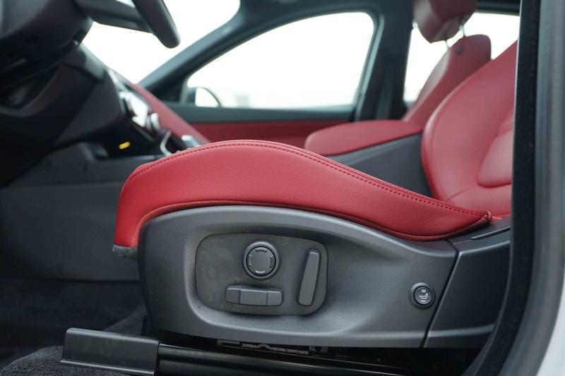 Jaguar E-Pace, 2023 — фото 12 из 12