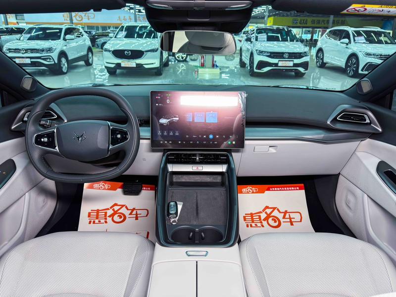 BAIC Arcfox Alpha S5, 2025 — фото 7 из 12