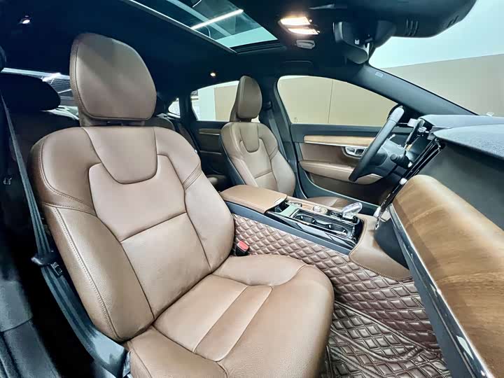 Volvo S90 Hybrid, 2024 — фото 7 из 9
