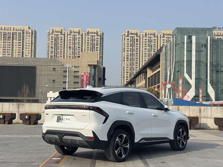 Geely Galaxy L7, 2024 — фото 9 из 9