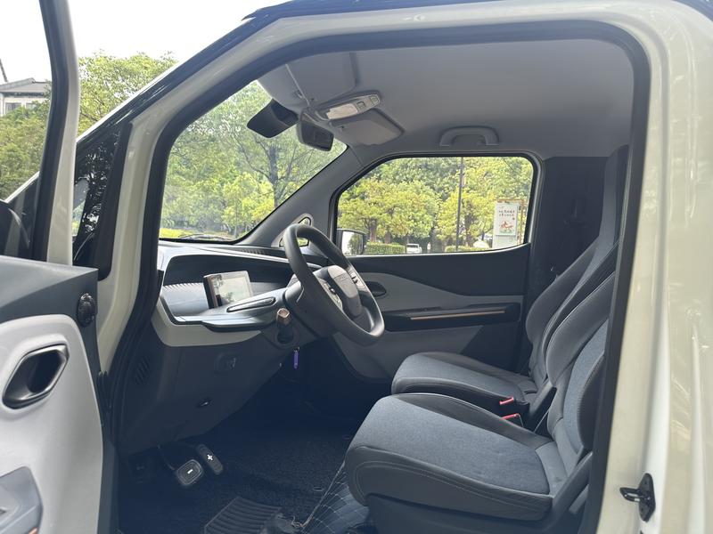 Wuling Nano EV, 2021 — фото 9 из 11