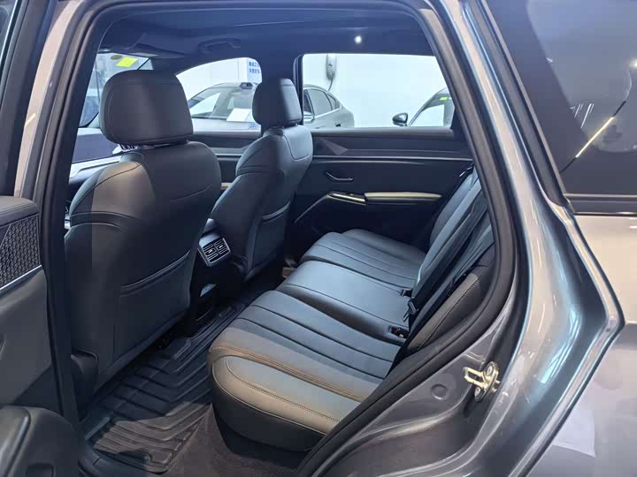 BYD Song Pro Hybrid, 2024 — фото 4 из 5