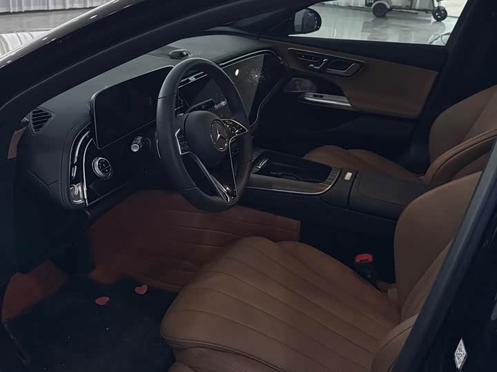 Mercedes-Benz E-Class, 2024 — фото 4 из 9