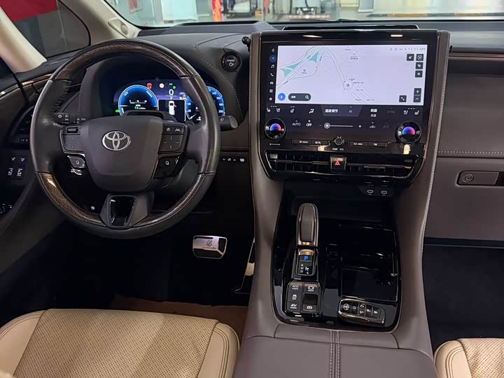 Toyota Alphard, 2023 — фото 5 из 9