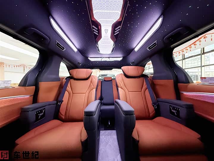 Toyota Granvia, 2025 — фото 10 из 12