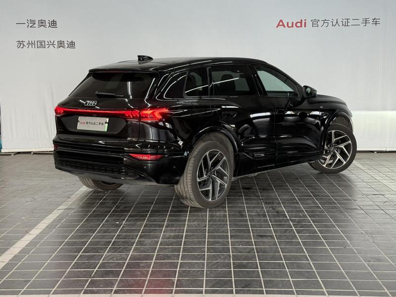 Audi Q6L e-tron, 2025 — фото 4 из 8