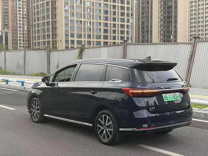 BYD Song Max Hybrid, 2022 — фото 6 из 7