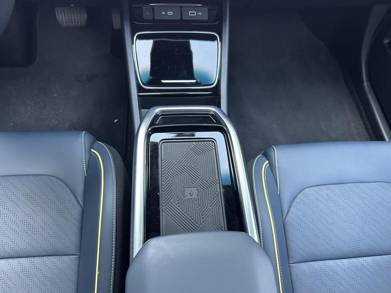 Geely Geometry G6, 2023 — фото 10 из 12