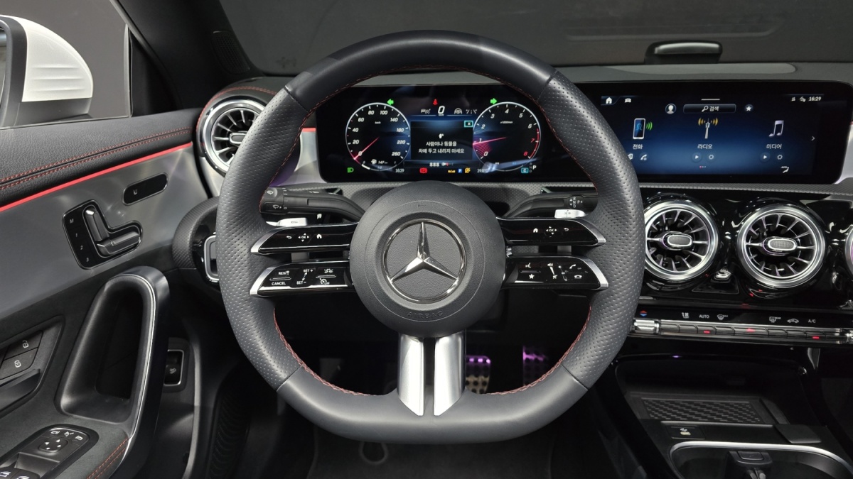 Mercedes-Benz CLA-Class, 2023 — фото 12 из 12