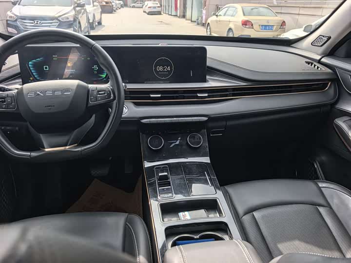 Exeed LX C-DM Hybrid, 2022 — фото 8 из 9