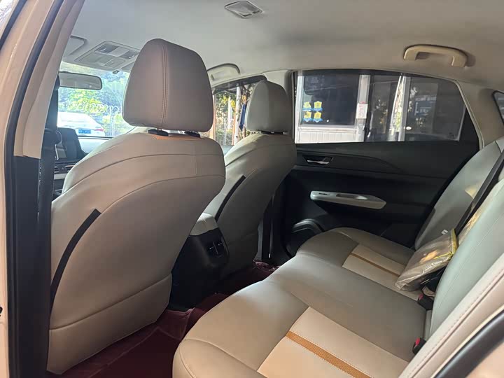 Dongfeng Aeolus E70, 2022 — фото 6 из 9