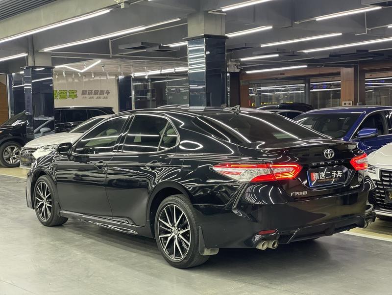 Toyota Camry, 2022 — фото 4 из 12