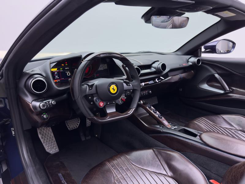 Ferrari 812, 2022 — фото 8 из 12