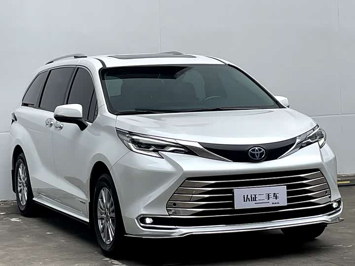 Toyota Sienna, 2022 — фото 4 из 9