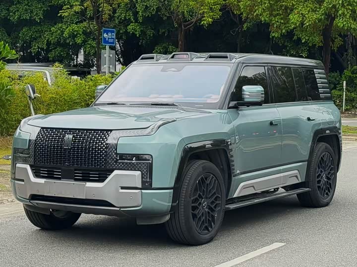 BYD Yangwang U8, 2023 — купить в Калуге под ключ