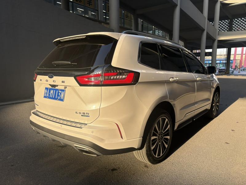 Ford Edge, 2022 — фото 7 из 10