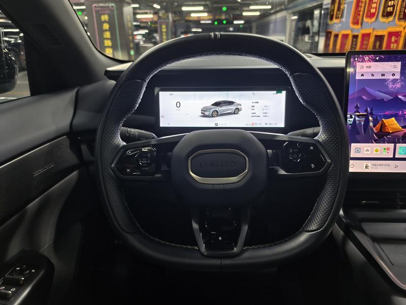 Lynk & Co 07 EM-P Hybrid, 2024 — фото 11 из 12